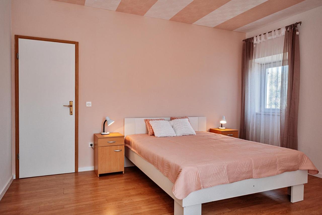 Rooms Emilija Božava المظهر الخارجي الصورة